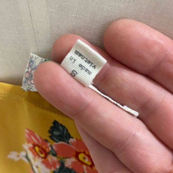 2 for $12 💖 Pink Republic Yellow Gold Floral Adjustable Strappy Top Size Small - Picture 4 of 4